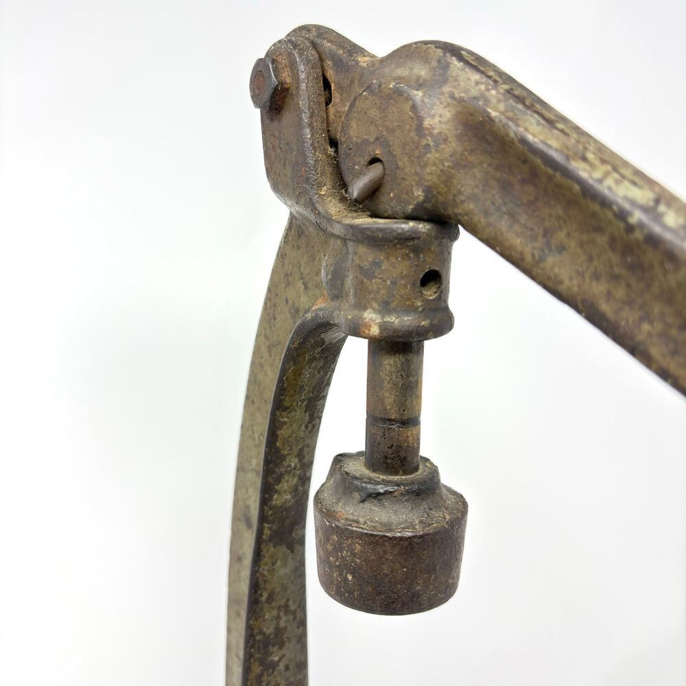 Vintage Cast Iron Crown Machine Co. Caperite Bottle Capper 1920s Homebrew Decor - Picture 4 of 12